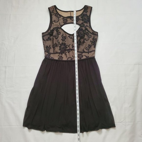 UP by Ultra Pink Black/Tan Lined Bodice Lace Cut-Out Cocktail Dress Size Medium - Picture 16 of 16